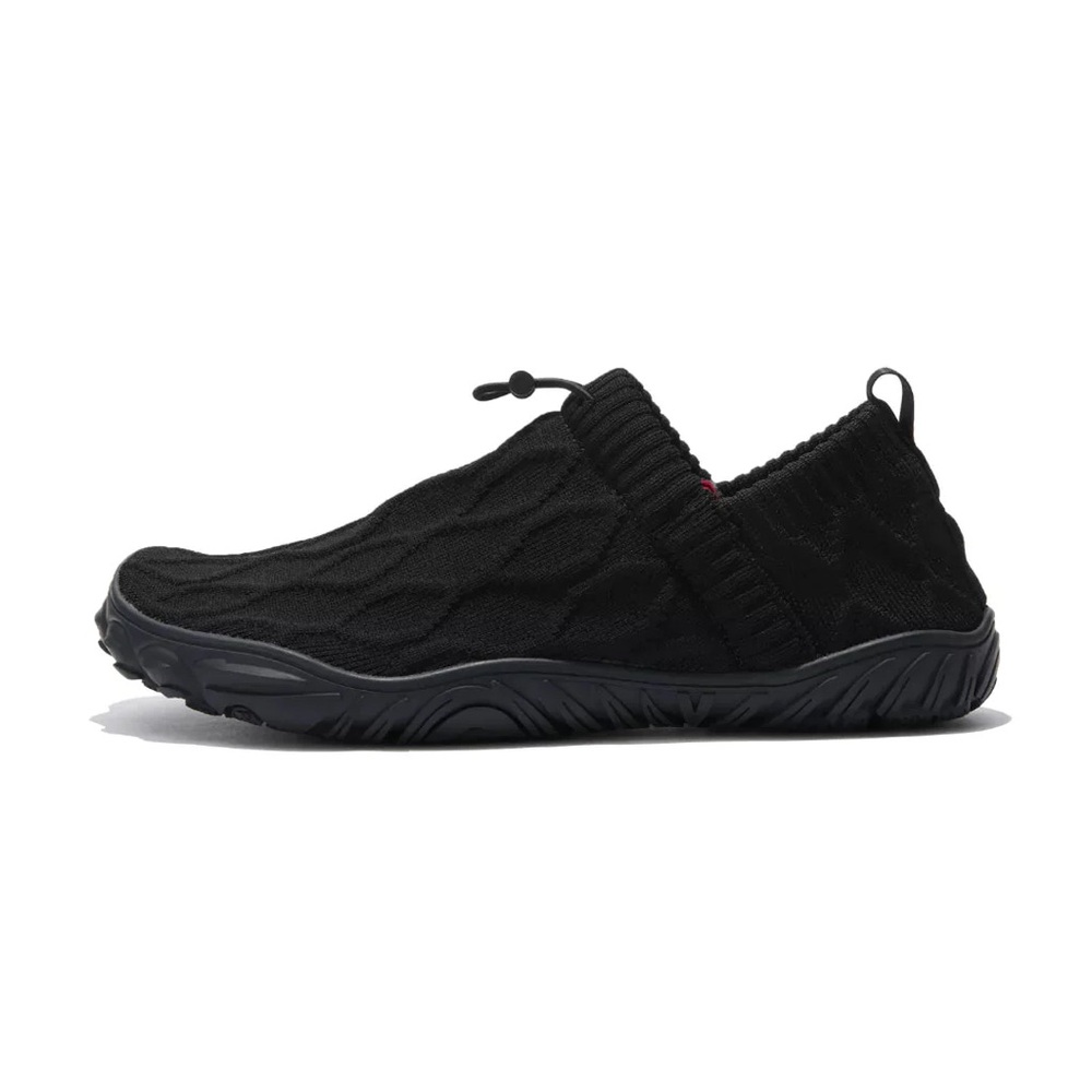 Oobend slip-on barefoot shoes in black size 43